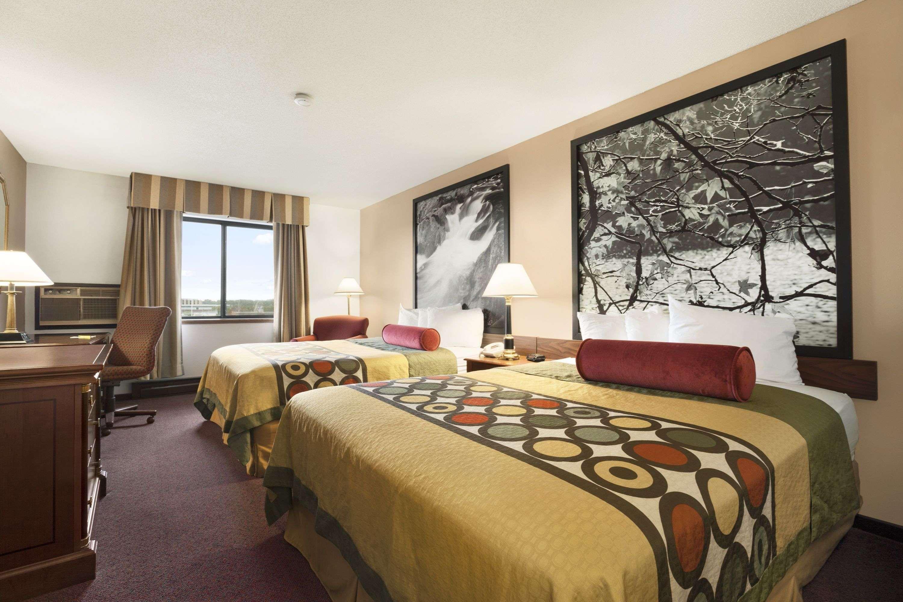 Super 8 By Wyndham Milwaukee Airport Hotell Eksteriør bilde