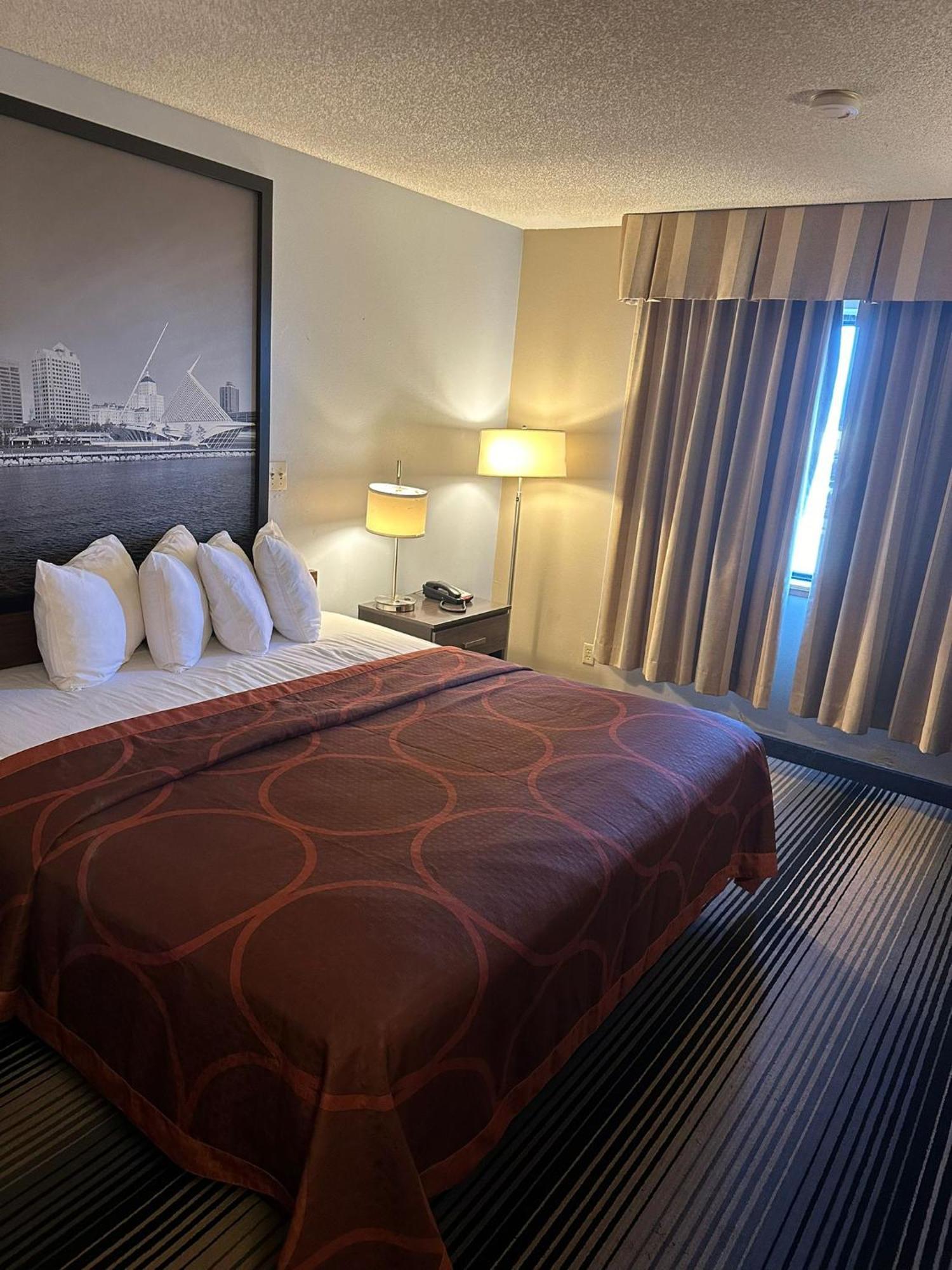 Super 8 By Wyndham Milwaukee Airport Hotell Eksteriør bilde