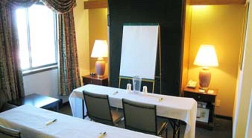 Super 8 By Wyndham Milwaukee Airport Hotell Fasiliteter bilde